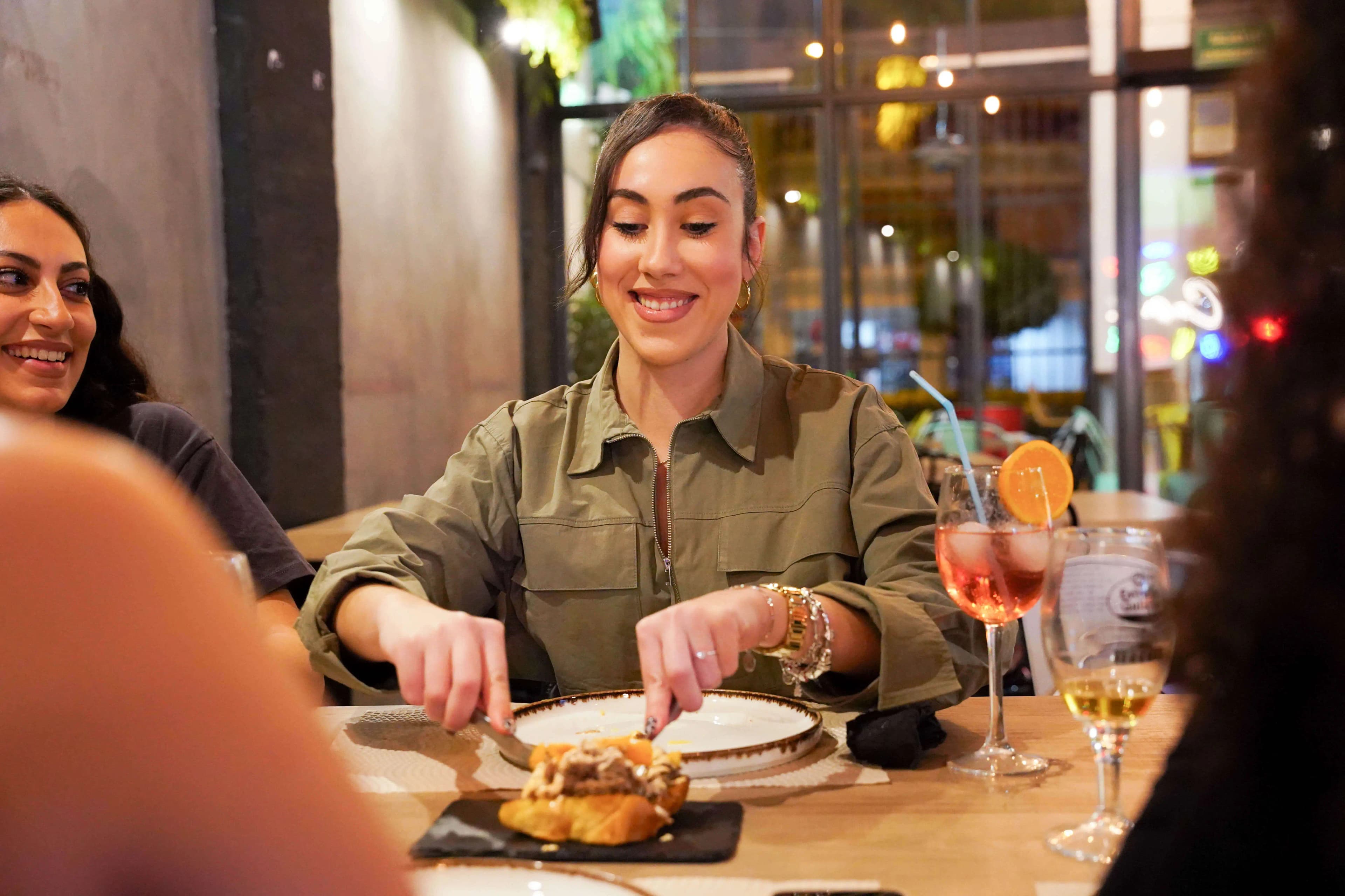 gente disfrutando en el cameló